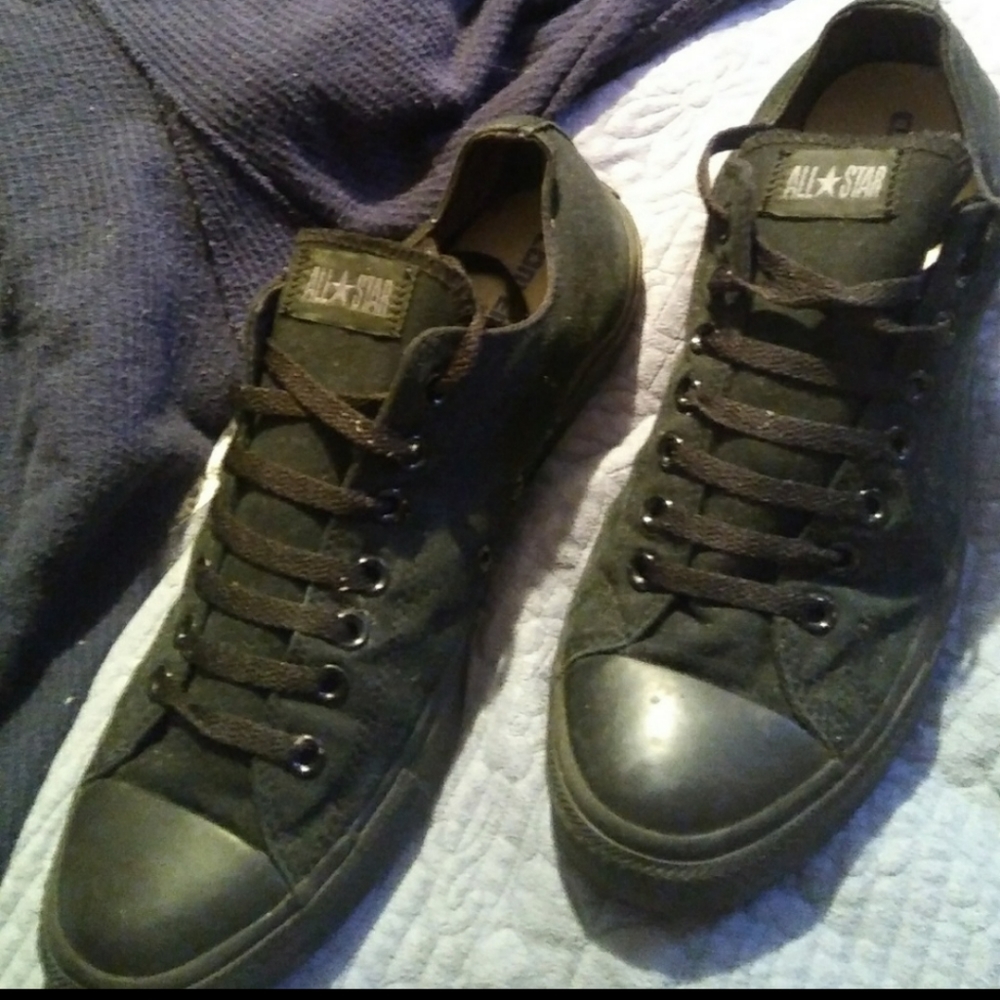 AUTHENTIC CONVERSE ....SIZE 12